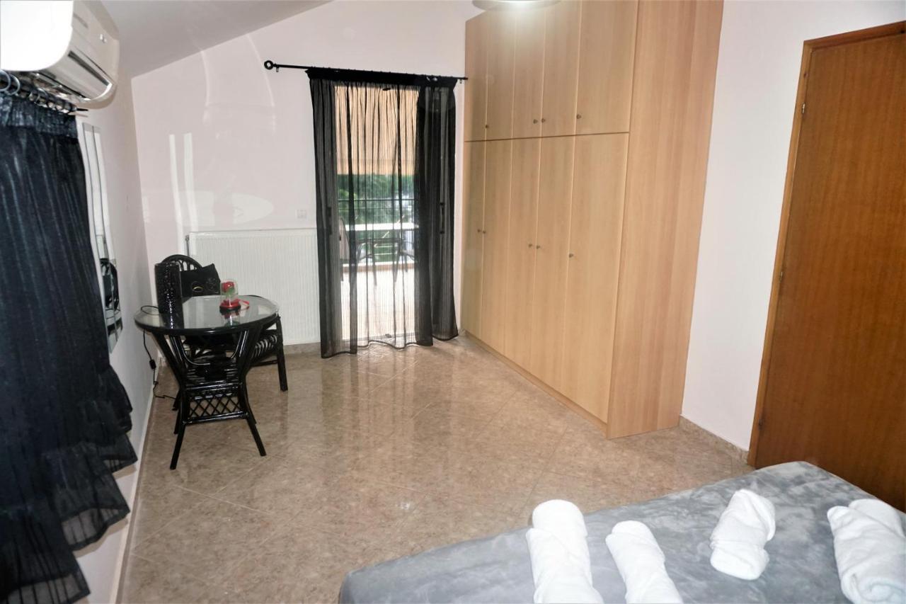 Lasithiotakis Apartments Poros  Buitenkant foto