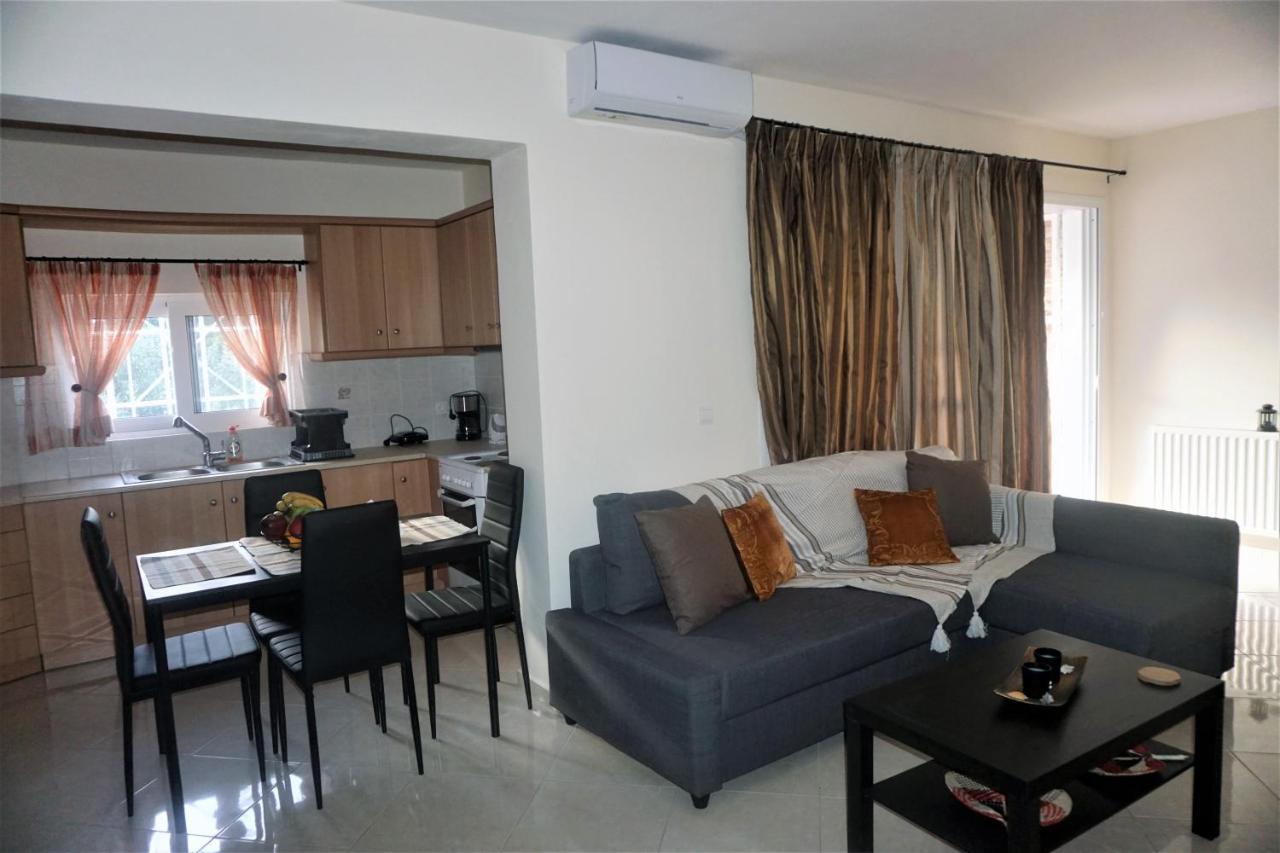 Lasithiotakis Apartments Poros  Buitenkant foto